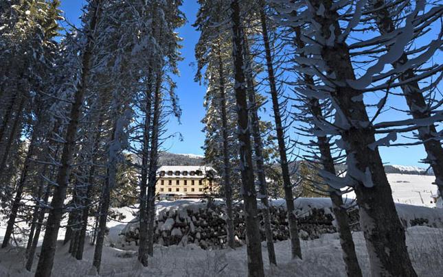 Hotel Vezzena Malga Postesina エクステリア 写真